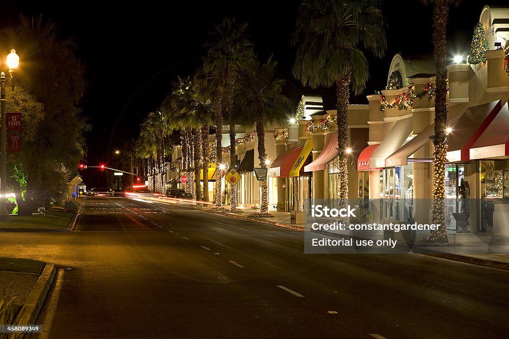 El Paseo Drive Palm Desert decorato per Natale - Foto stock royalty-free di Palm Desert