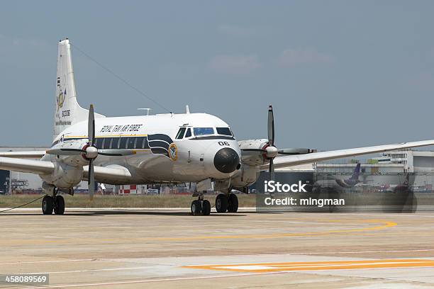 Брейтлинг Jet Группы Под Королевский Голубой — стоковые фотографии и другие картинки Breitling - Breitling, F-16 Файтинг Фалкон, Авиационное крыло