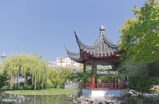 Foto de Jardim Chinês Com Pagode Em Vancouver e mais fotos de stock de Sun Yat-Sen - Sun Yat-Sen, Arquitetura, Azul