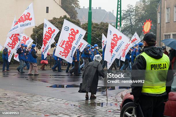 Foto de Trabalhadores Manifestação Em Poznan Polônia e mais fotos de stock de Greve - Greve, Polônia, Andar