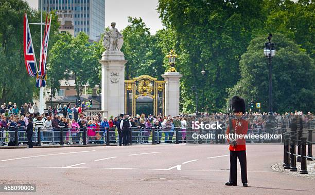 Photo libre de droit de Cérémonie Trooping The Colour Et banque d'images et plus d'images libres de droit de Adulte - Adulte, Angleterre, Armement