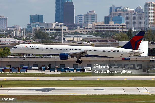 델타 항공 보잉 757 공항에 대한 스톡 사진 및 기타 이미지 - 공항, 포트로더데일, Boeing