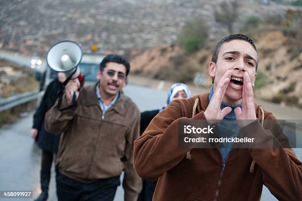 Photo libre de droit de Israéliens Et Palestiniens Protestation Mur De West Bank Colonies banque d'images et plus d'images libres de droit de Adolescent