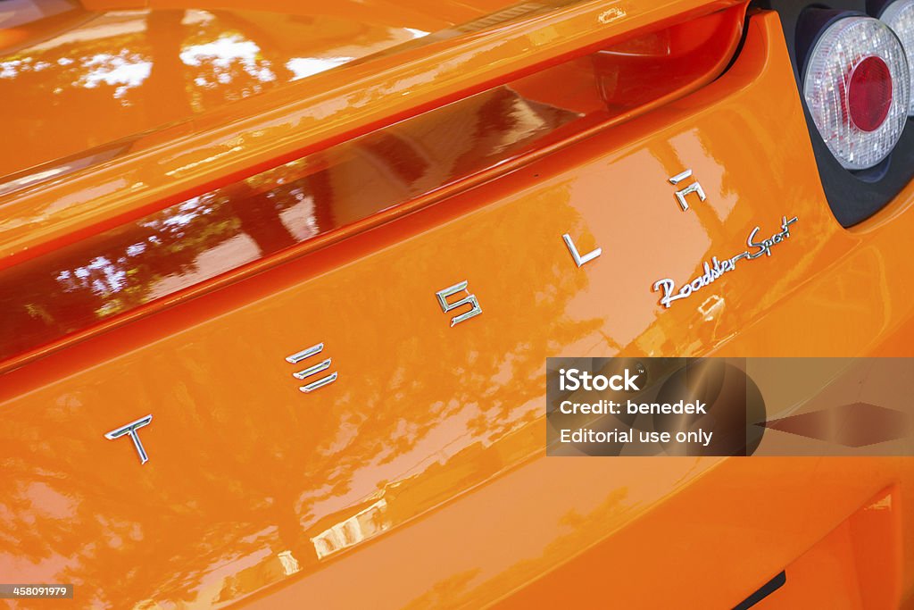 Tesla Roadster Sport Emblema - Foto stock royalty-free di Tesla Motors