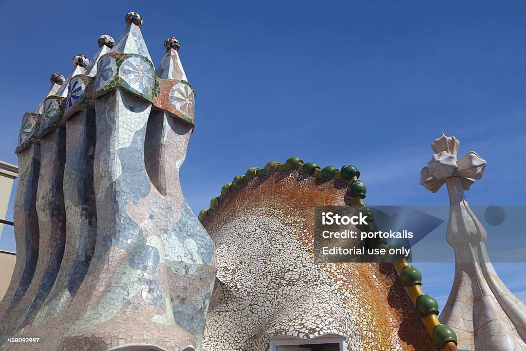 Arquitetura telhado em Casa Batlló - Foto de stock de Antonio Gaudí royalty-free