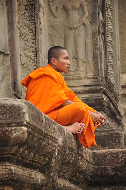 仏教僧のアンコールワットます。カンボジア - cambodia monk buddhism angkor wat ストックフ��ォトと画像