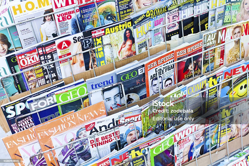 Österreichische und Zeitschriften auf Deutsch ein Kiosk - Lizenzfrei Zeitschrift Stock-Foto