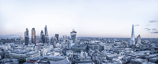 city von london - the bigger picture englische redewendung stock-fotos und bilder