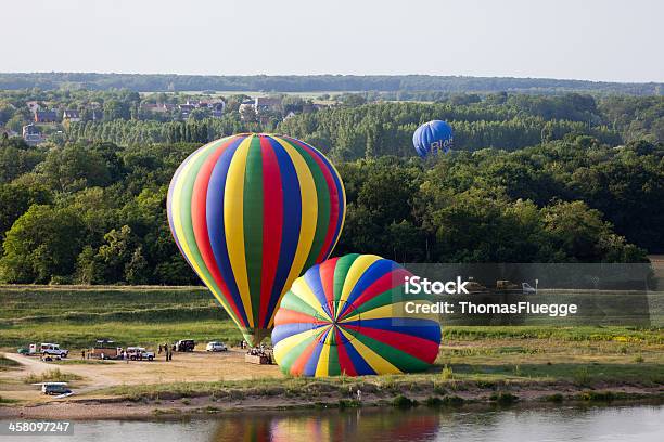 熱気球 - 熱気球のストックフォトや画像を多数ご用意 - 熱気球, ロワール渓谷, 上方
