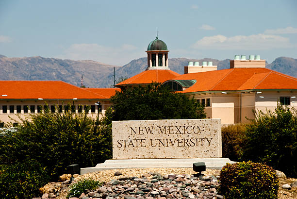 университет штата нью-мексико, главный университетский городок в las cruces - las cruces стоковые фото и изображения
