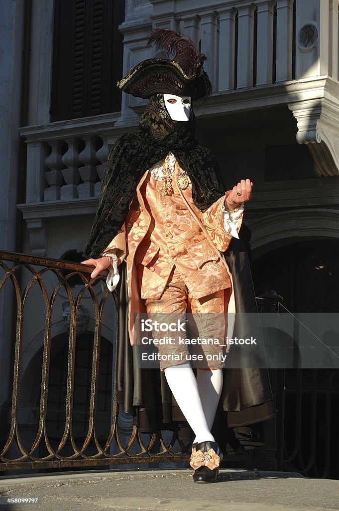 Persona en traje de Casanova en carnaval de venecia, Italia, 2011 - Foto de stock de Playboy libre de derechos