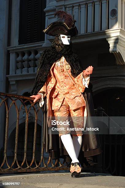 Persona En Traje De Casanova En Carnaval De Venecia Italia 2011 Foto de stock y más banco de imágenes de Playboy