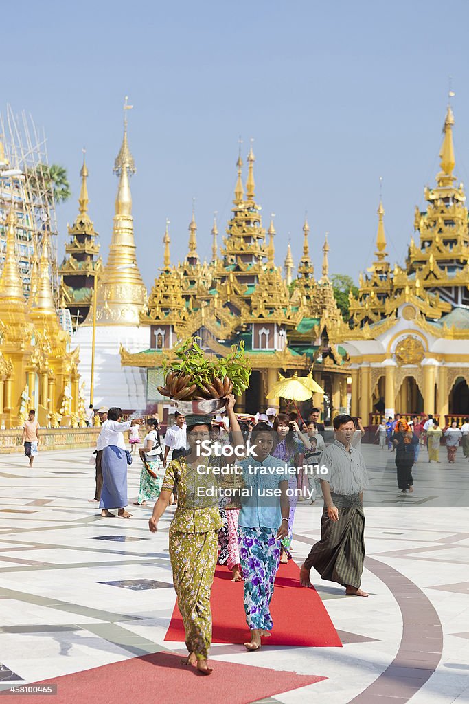 La Pagoda Shwedagon - Foto stock royalty-free di Asia
