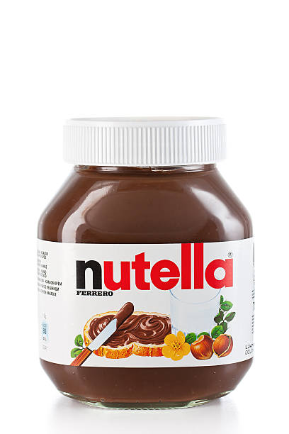 nutella nocciola diffusione - nutella foto e immagini stock