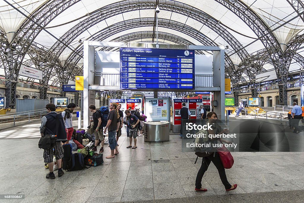 Dresdner Hauptbahnhof (HBF) - Lizenzfrei Abwarten Stock-Foto