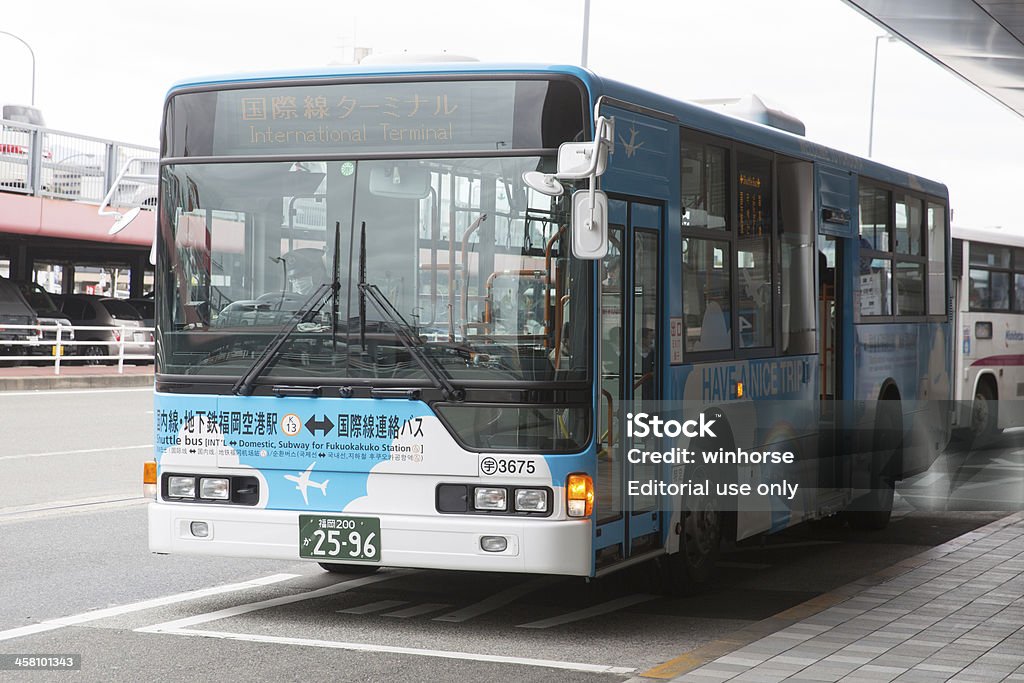 Ônibus de transporte gratuito do aeroporto de Fukuoka - Foto de stock de Aeroporto royalty-free