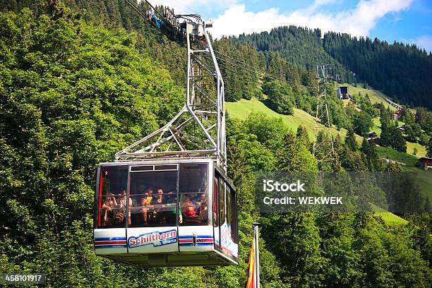 Foto de Schilthorn Cabo Carro Leva Os Passageiros Da Montanha e mais fotos de stock de Alpes europeus