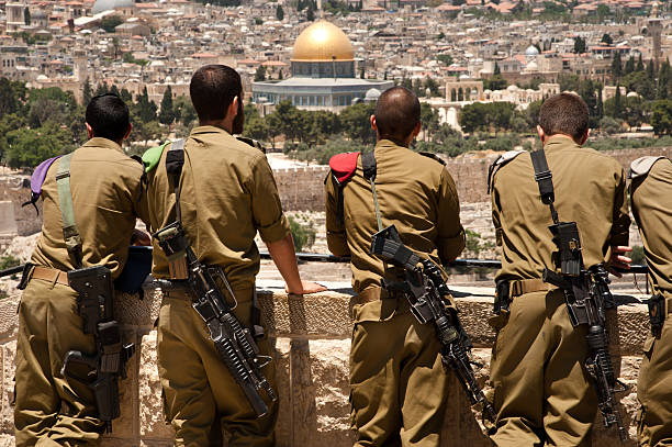 soldados israelíes en jerusalén - the new city fotografías e imágenes de stock