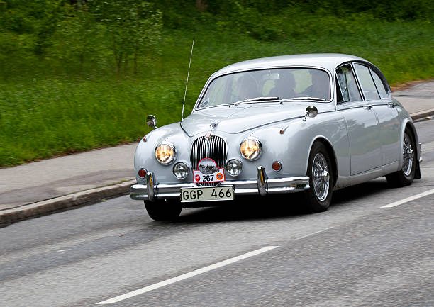 jaguar mark 2 von 1961 - classic sports car travel destinations status car stock-fotos und bilder