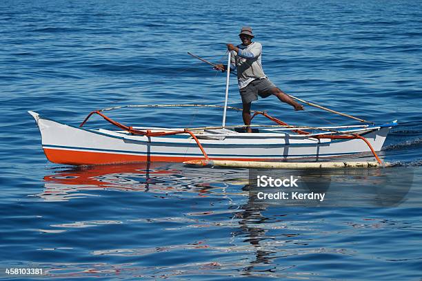 Sonriendo Boatman Foto de stock y más banco de imágenes de Adulto - Adulto, Destinos turísticos, Filipino