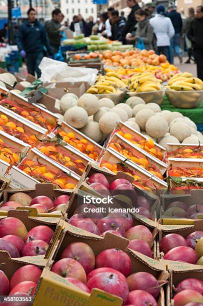 Obstmarktstand In Bricklane Markt London 17 Oktober 2010 Stockfoto und mehr Bilder von Apfel