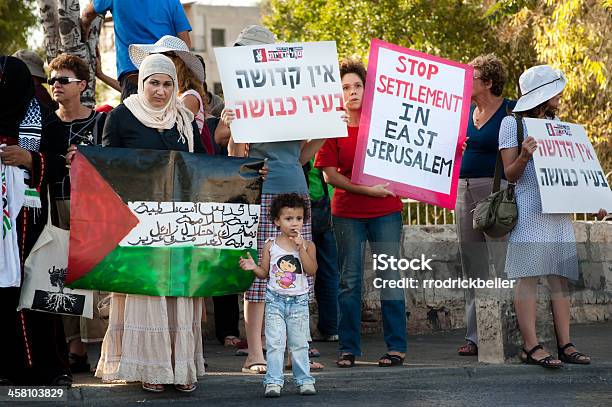 Foto de Protesto Contra Os Colonatos Israelitas e mais fotos de stock de Adulto - Adulto, Ativista, Bandeira
