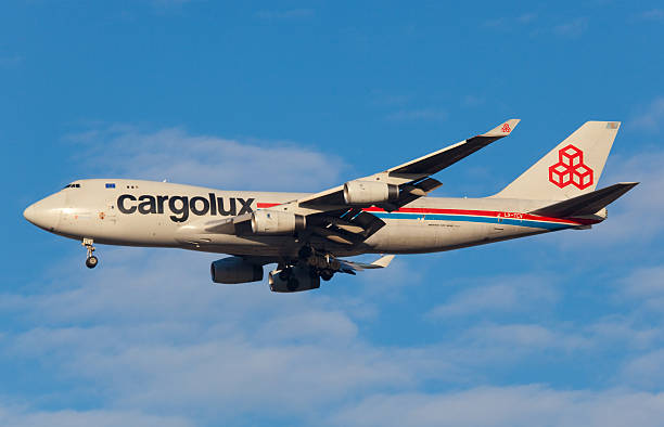 ボーイング 747 -400 機 cargolux - boeing boeing 747 airplane cargo container ストックフォトと画像