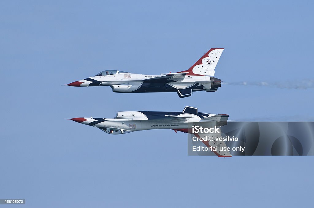 Thunderbirds - Foto stock royalty-free di Aeronautica militare americana