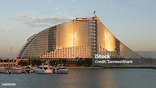 Foto de Jumeirah Beach Hotel e mais fotos de stock de Hotel Jumeirah Beach - Hotel Jumeirah Beach, Dubai, Arábia