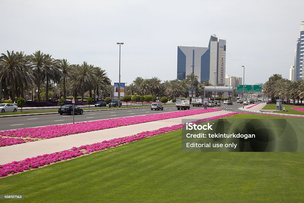 streetview w Dubaju - Zbiór zdjęć royalty-free (Bez ludzi)