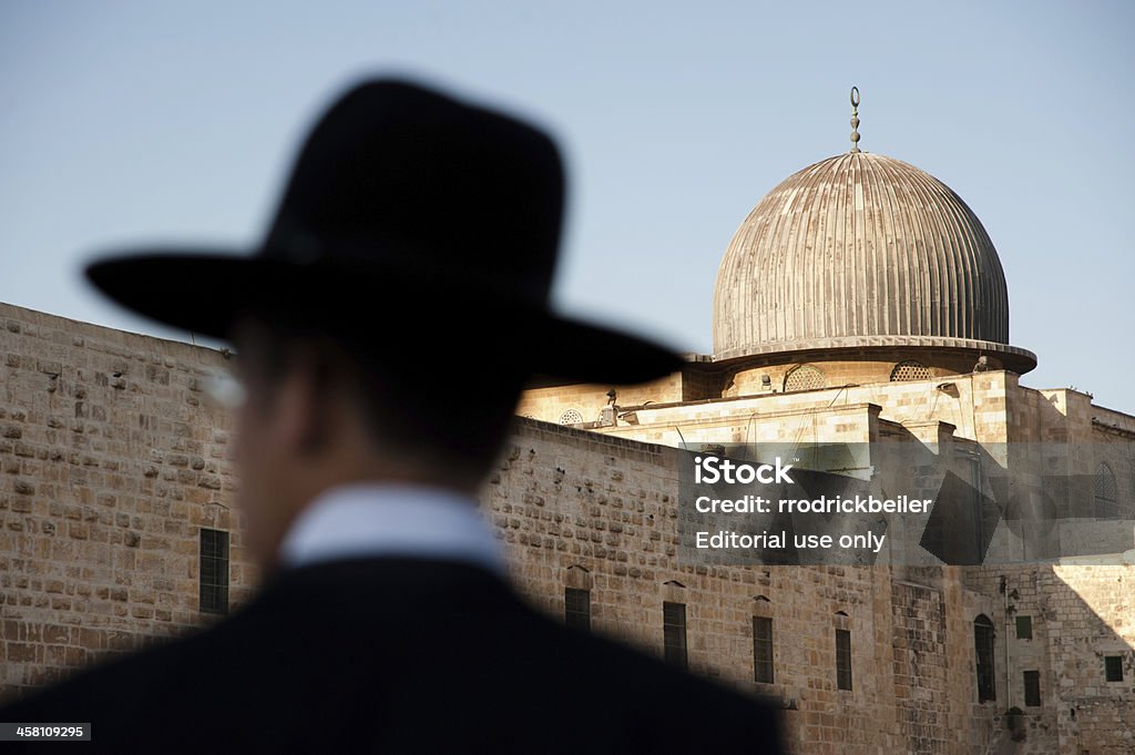 Orthodox judeus e Mesquita de Al-Aqsa - Royalty-free Bairro Antigo Foto de stock
