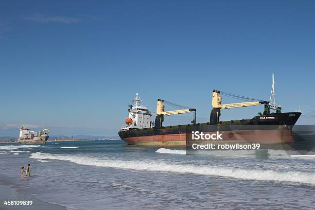 Cargo Schiffe Stockfoto und mehr Bilder von Behälter - Behälter, Container, Feststecken