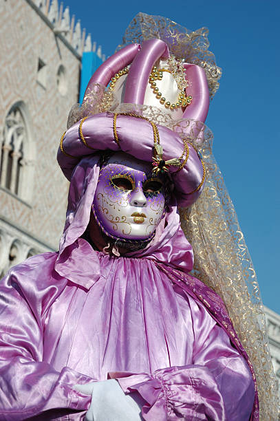 女性の衣装サンマルコ広場のベニスのカーニバル、2011 年 - mardi gras tourism human face travel ストックフォトと画像