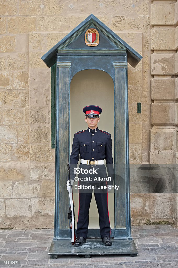Sentry fuera de las prestaciones de protección Grandmasters Palace, Valleta, Malta - Foto de stock de Adulto libre de derechos