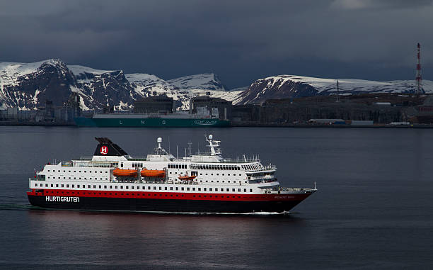 hurtigruten. - hammerfest photos et images de collection