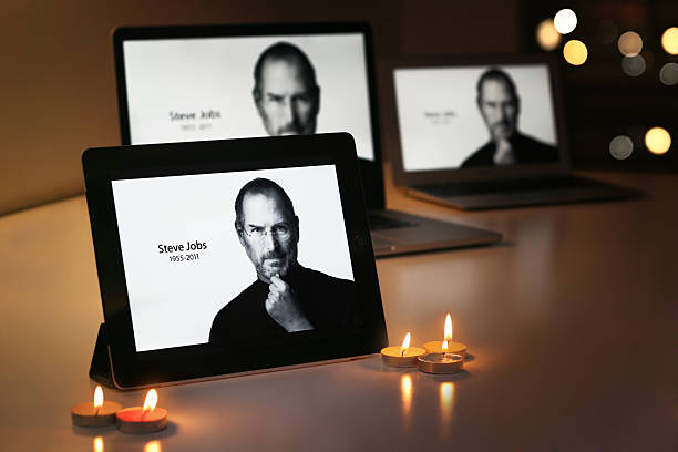 steve jobs exibe em produtos apple - 2011 - fotografias e filmes do acervo