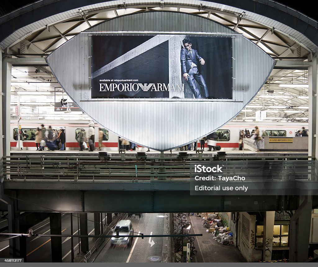 Emporio Armani publicidade placa em Tóquio - Foto de stock de Estação royalty-free
