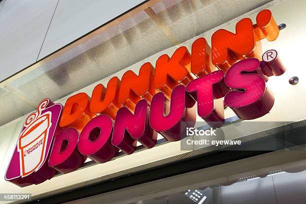 Dunkindonuts Kupuj Znak - zdjęcia stockowe i więcej obrazów Dunkin' - Dunkin', Bar kawowy, Bez ludzi