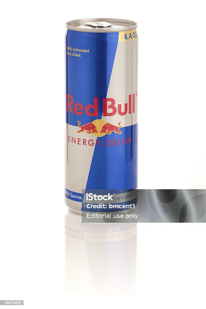 레드 불 에너지 음료와 수 있는 성찰이요 8.4 oz - 로열티 프리 Red Bull 스톡 사진