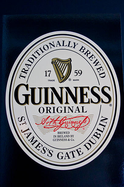 гинн�есс логотипом - guinness стоковые фото и изображения