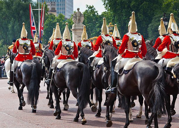 cérémonie trooping the colour" et - household cavalry photos et images de collection