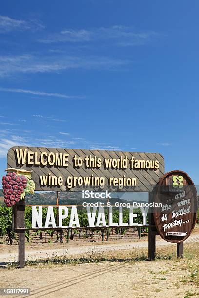 Napa Valley Welcomesegnale Inglese - Fotografie stock e altre immagini di Napa Valley - Napa Valley, Ambientazione esterna, California