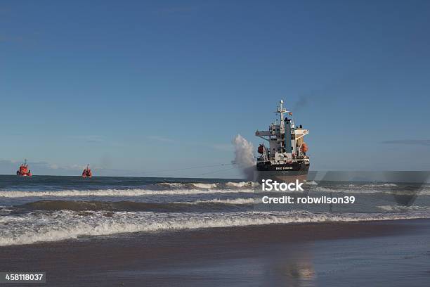 Cargo Schiff Stockfoto und mehr Bilder von Behälter - Behälter, Container, Feststecken