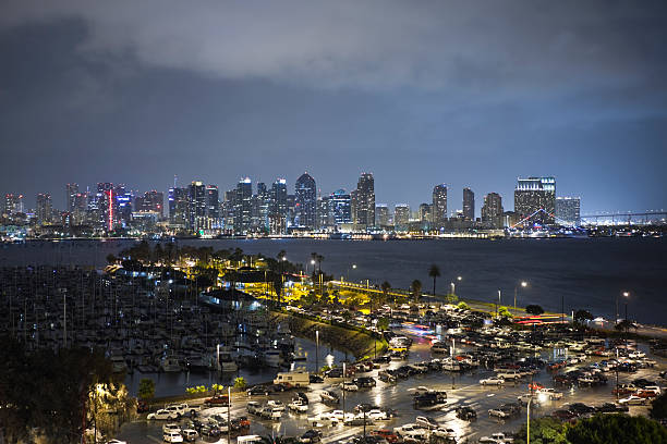 deszczową noc w san diego harbor - sea storm sailing ship night zdjęcia i obrazy z banku zdjęć