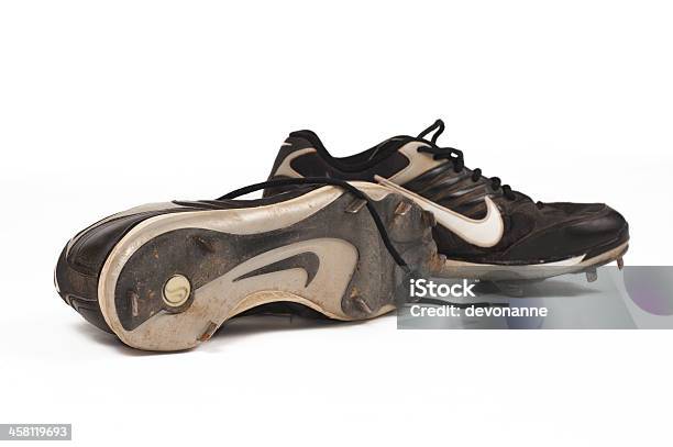 Photo libre de droit de Nike Crampons De Baseball banque d'images et plus d'images libres de droit de Chaussures à crampons - Chaussures à crampons, Fond blanc, Blanc