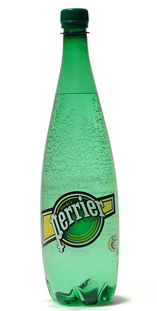 perrier-mineralwasser - babbles stock-fotos und bilder