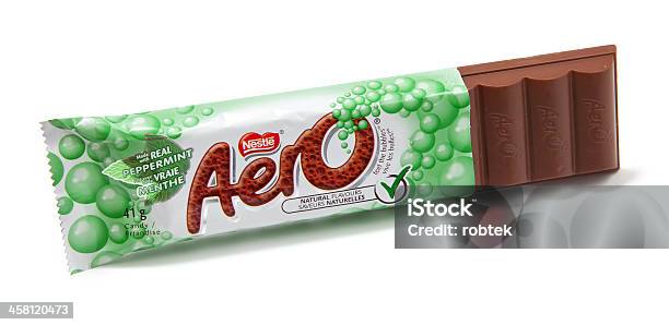 Foto de Aero Chocolate E Menta De Chocolate Bar Desembrulhado e mais fotos de stock de Chocolate