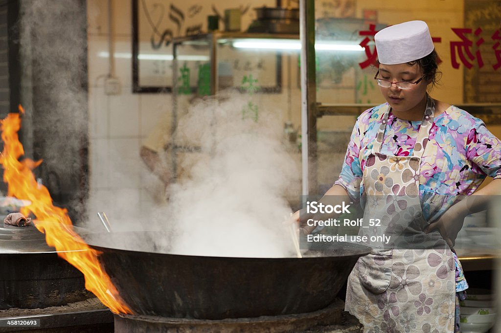 Fiery Küche in Muslim Street in Xian - Lizenzfrei Asiatische Kultur Stock-Foto