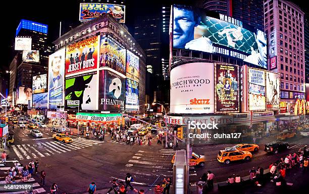 Beleuchtet Broadway Theatern Am Times Square Stockfoto und mehr Bilder von Broadway - Manhattan - Broadway - Manhattan, Bühnentheater, New York City