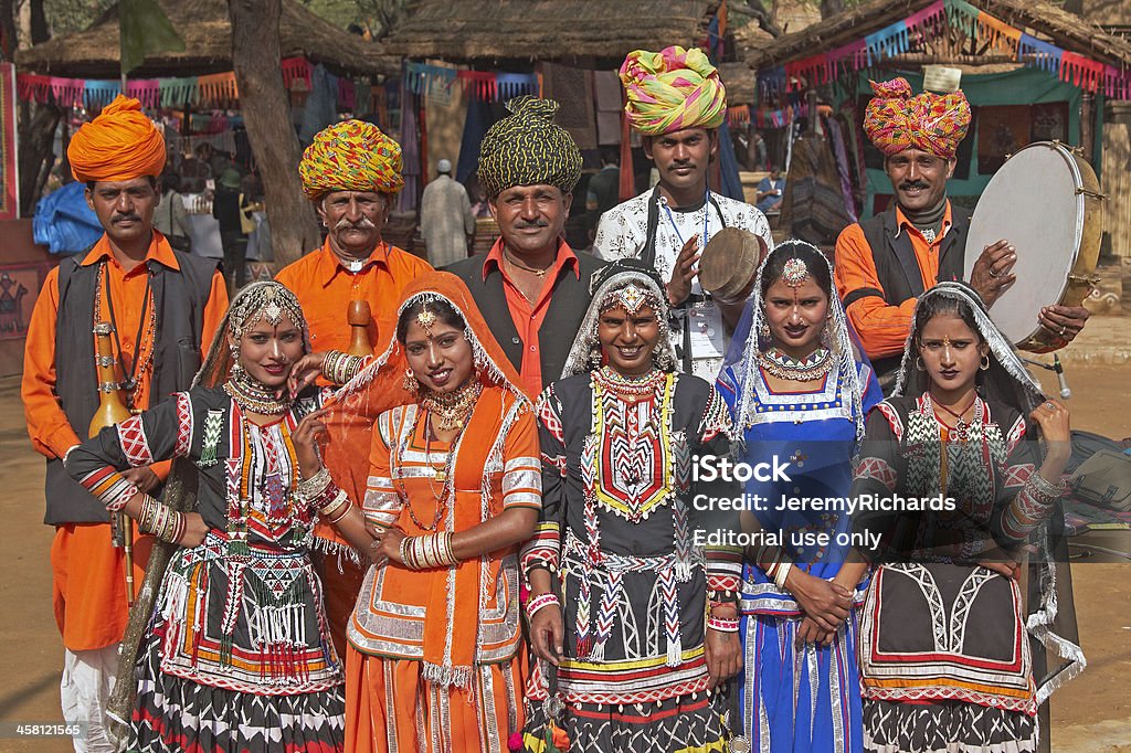 Taniec plemienny Troupe - Zbiór zdjęć royalty-free (Azja)